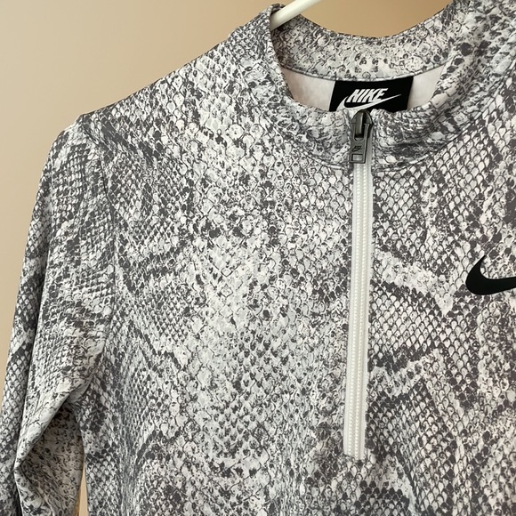 Nike ombré snakeskin print long sleeve bodysuit - Picture 4 of 10
